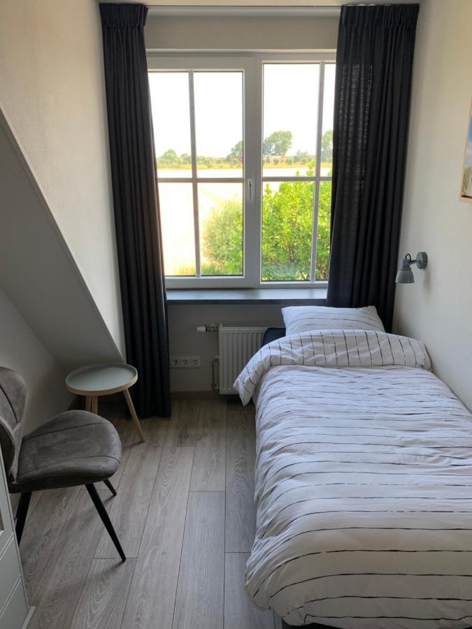 Dijkhofje, Dichtbij Strand, Zee En Meer. Vakantiehuis Vrouwenpolder